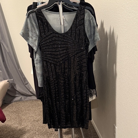 Chic Black Sequin Mini Dress - Picture 1 of 2